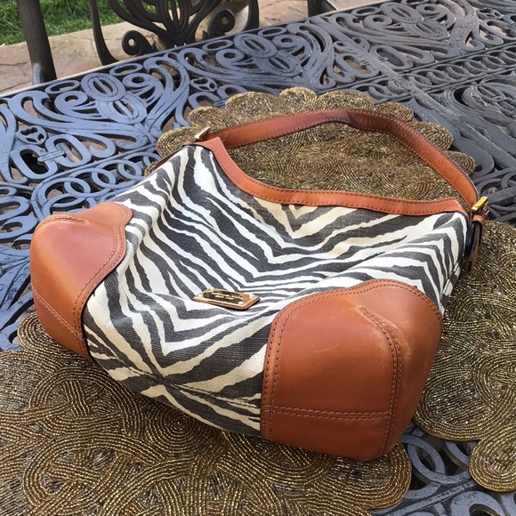 Michael Kors Millbrook Canvas Tiger Shoulder Bag Purse - Picture 15 of 15